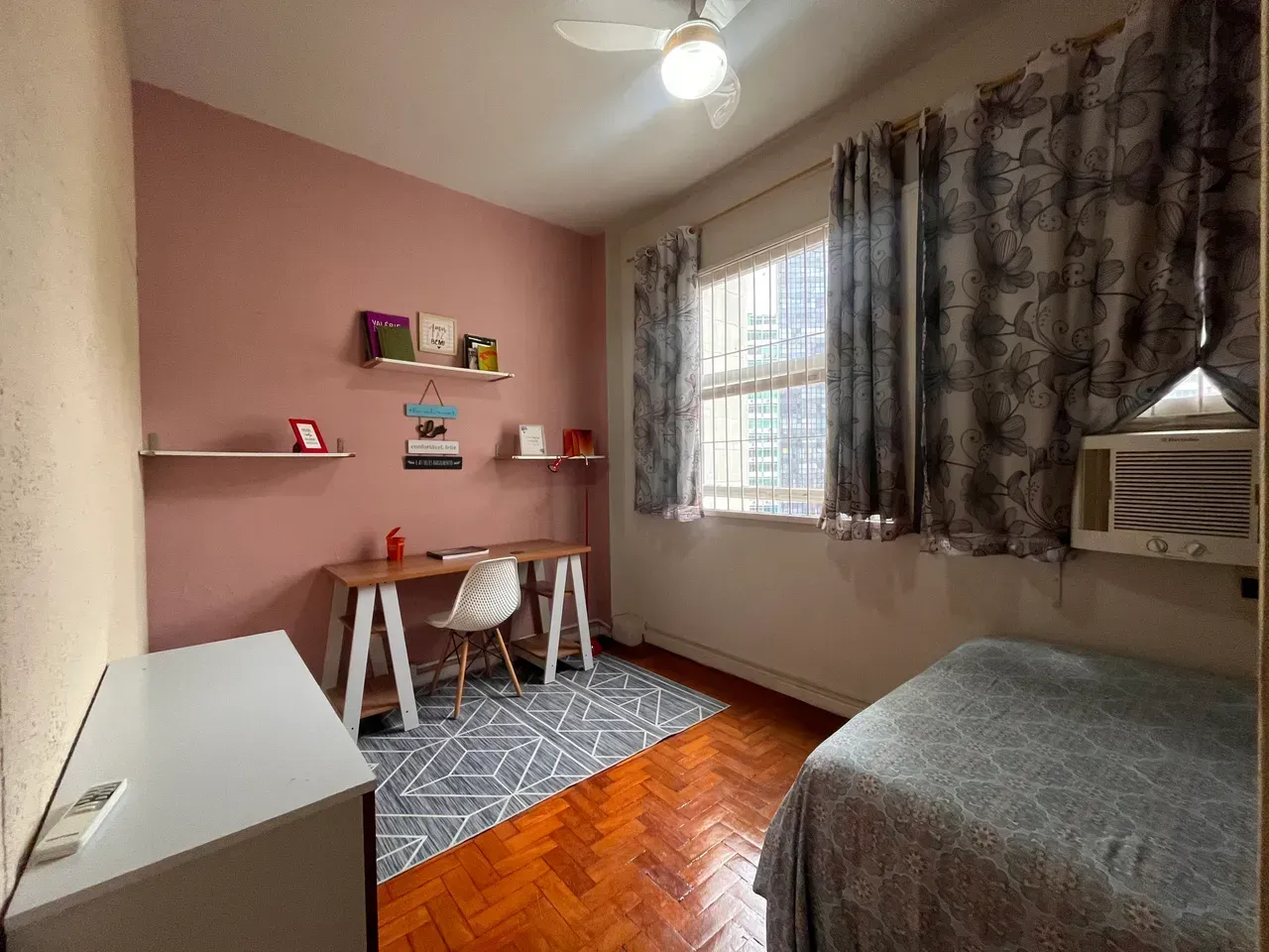 Furnished 1-bedroom apartment with 24h concierge — photo 3
