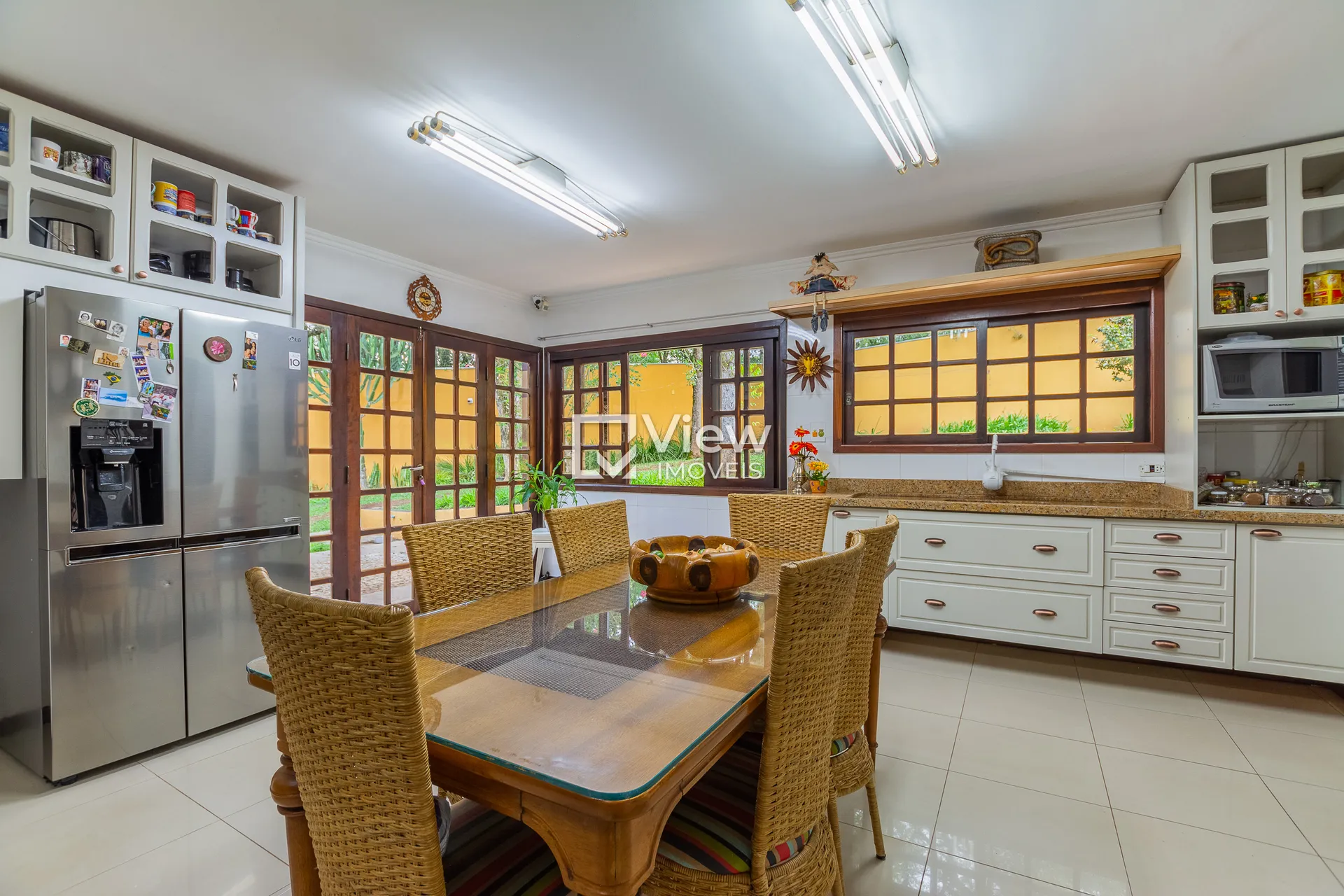 House with 4 bedrooms and open-plan kitchen — photo 25
