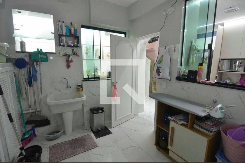 270 m² house with floor-to-ceiling windows and a home office — photo 49