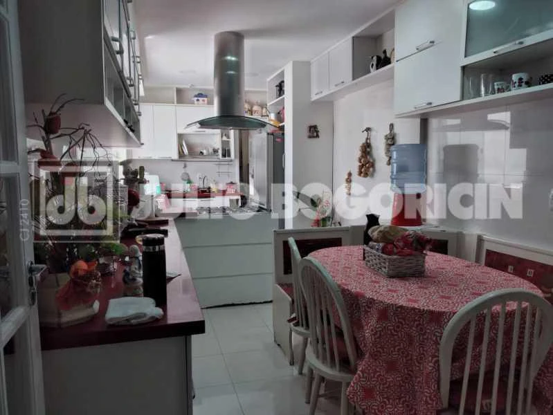 Apartamento amueblado de 4 dormitorios y 229 m² — photo 23