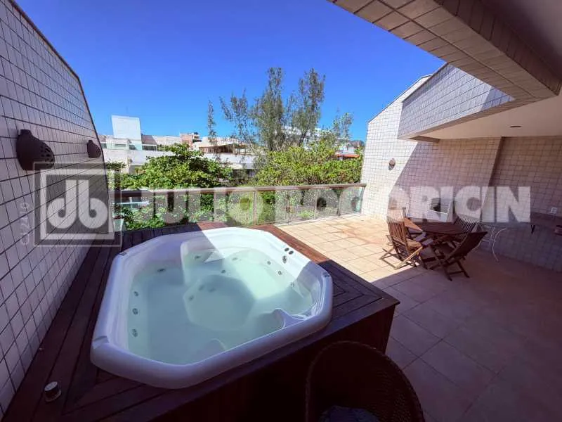 Duplex penthouse 300 m² with 5 bedrooms and 4 parking spots — photo 18