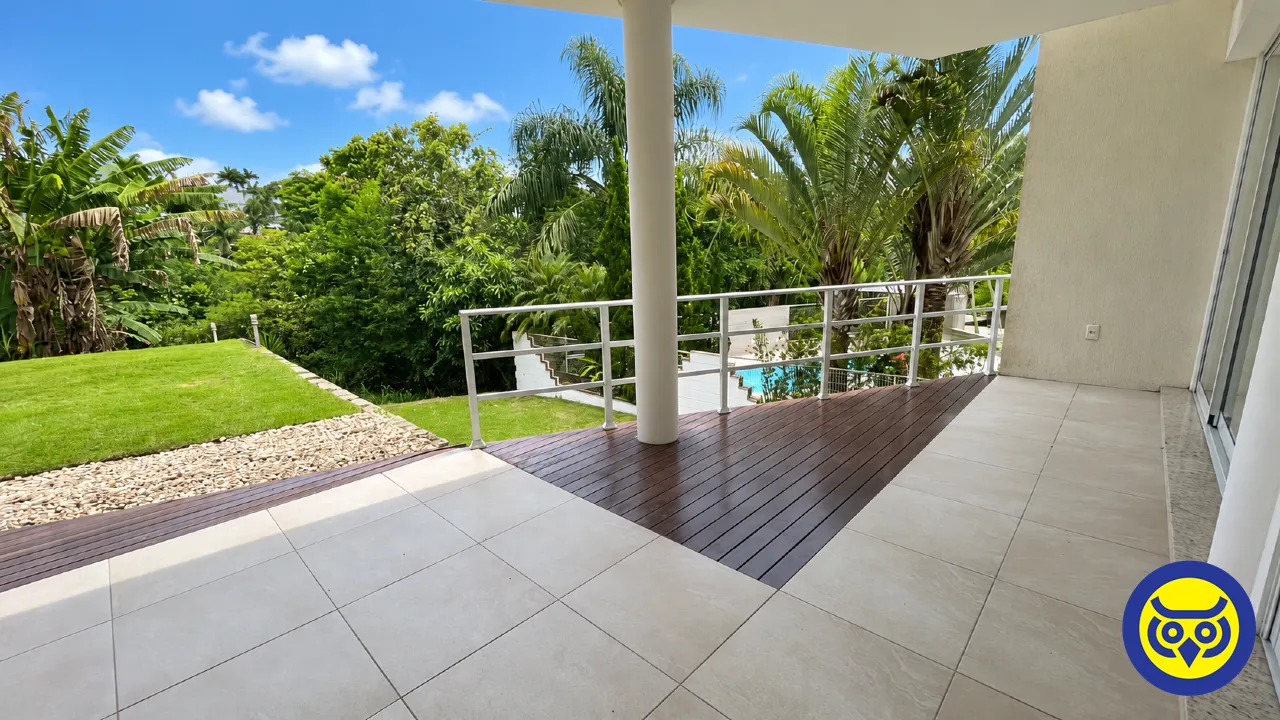 3-bedroom house with a water view — photo 29