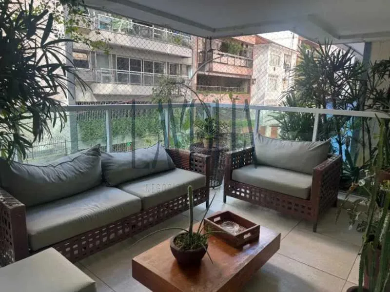 Apartamento mobiliado com 4 quartos e 5 banheiros — photo 4