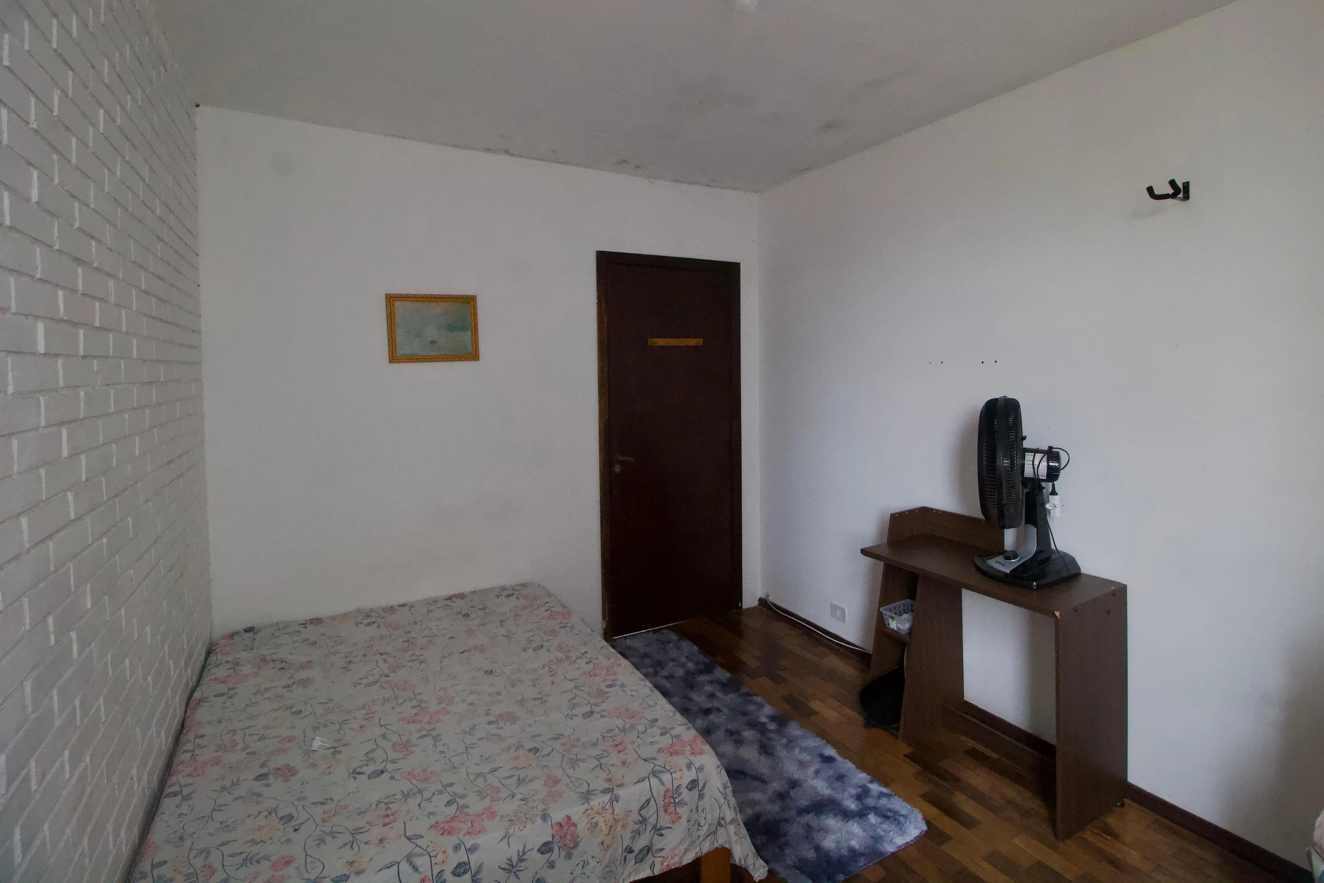 84 m² apartment with a home office and a bathtub — photo 25