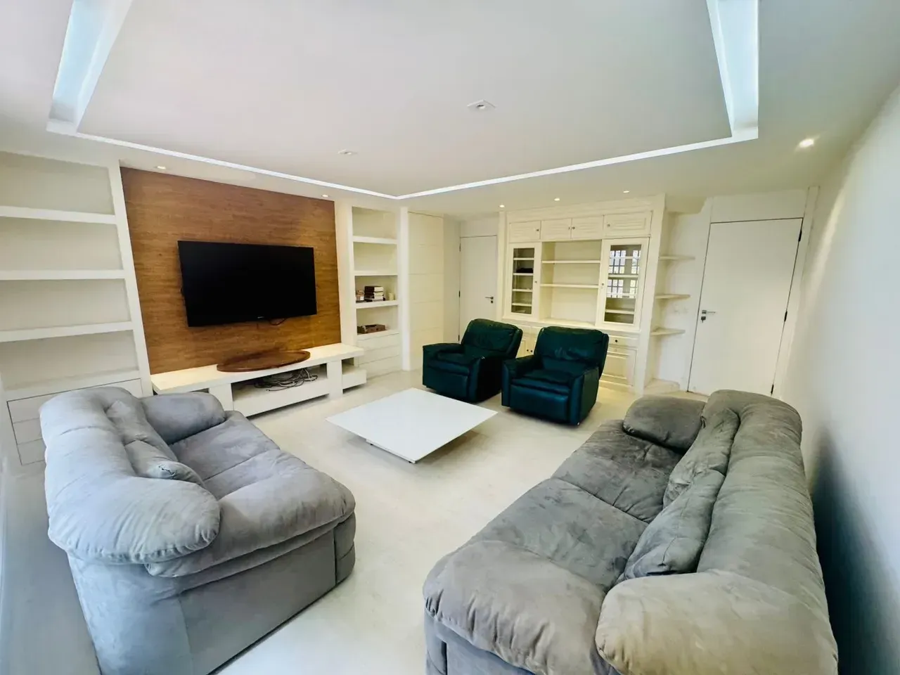 House with 5 suites and an integrated kitchen — photo 55