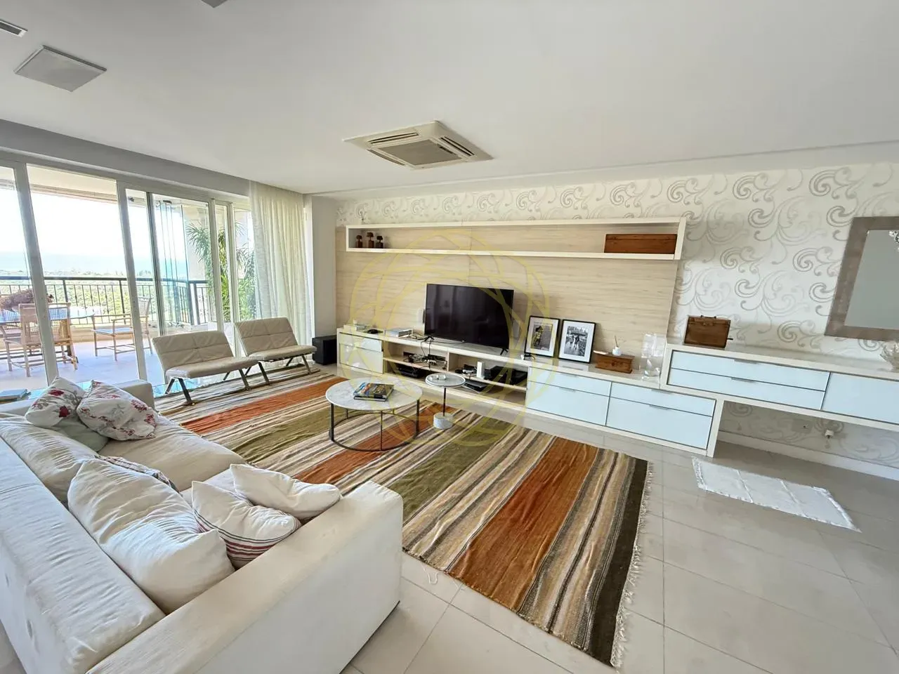 Penthouse-style apartment with 4 bedrooms and 5 baths — photo 14