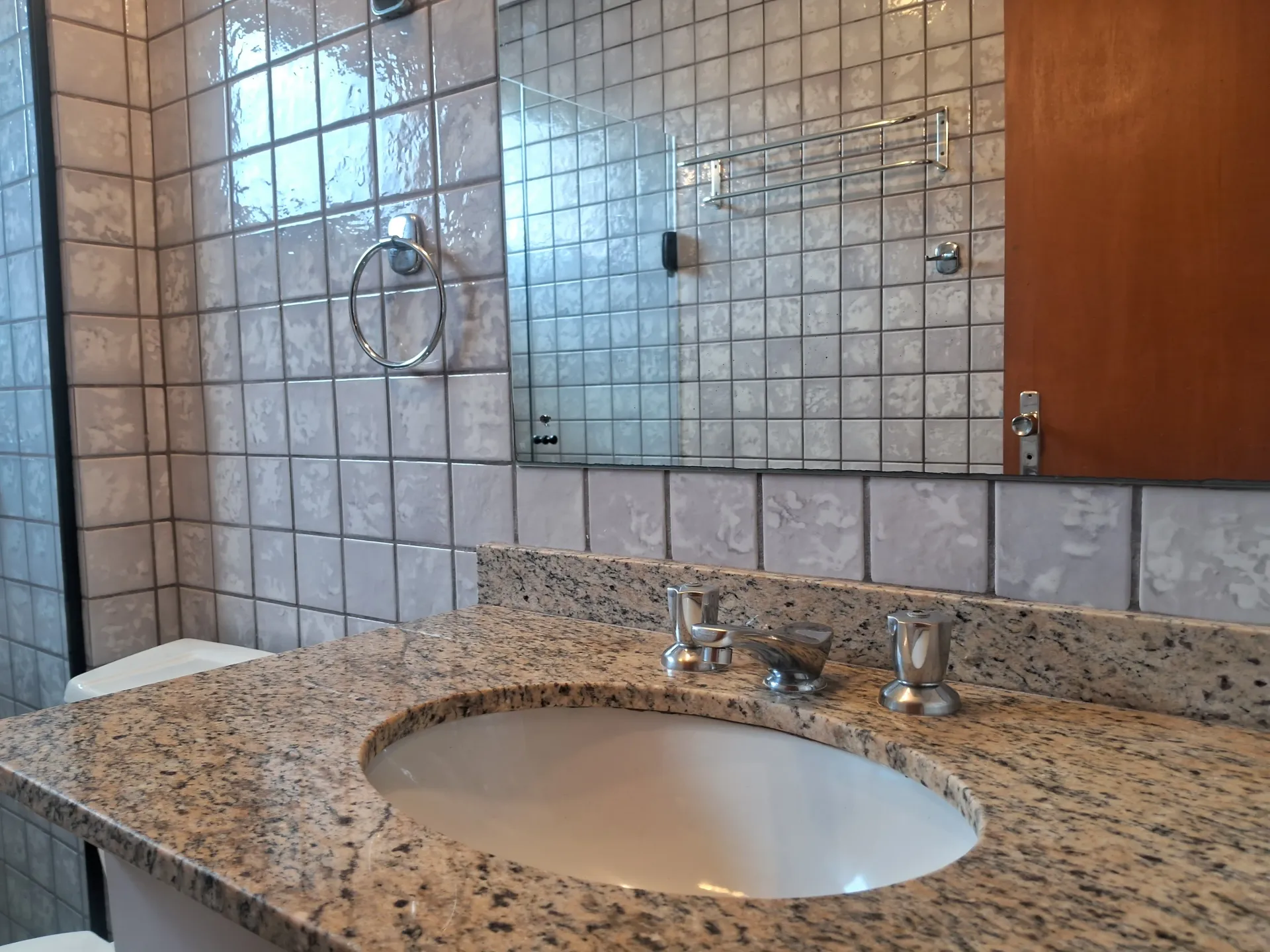 One-bedroom apartment with a home office in Curitiba — photo 7