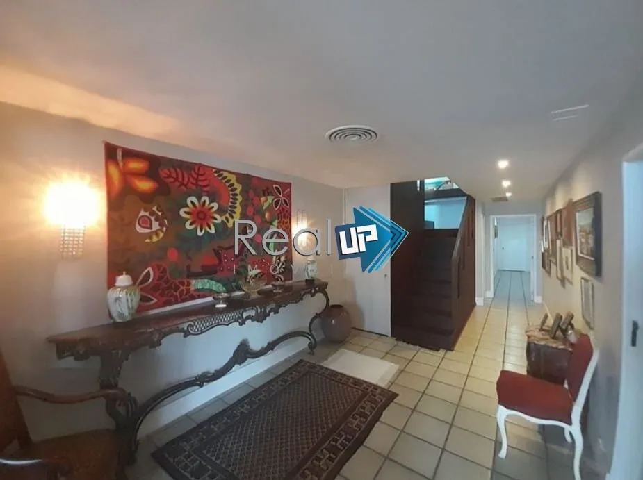 Furnished apartment with 4 bedrooms and an open kitchen — photo 31