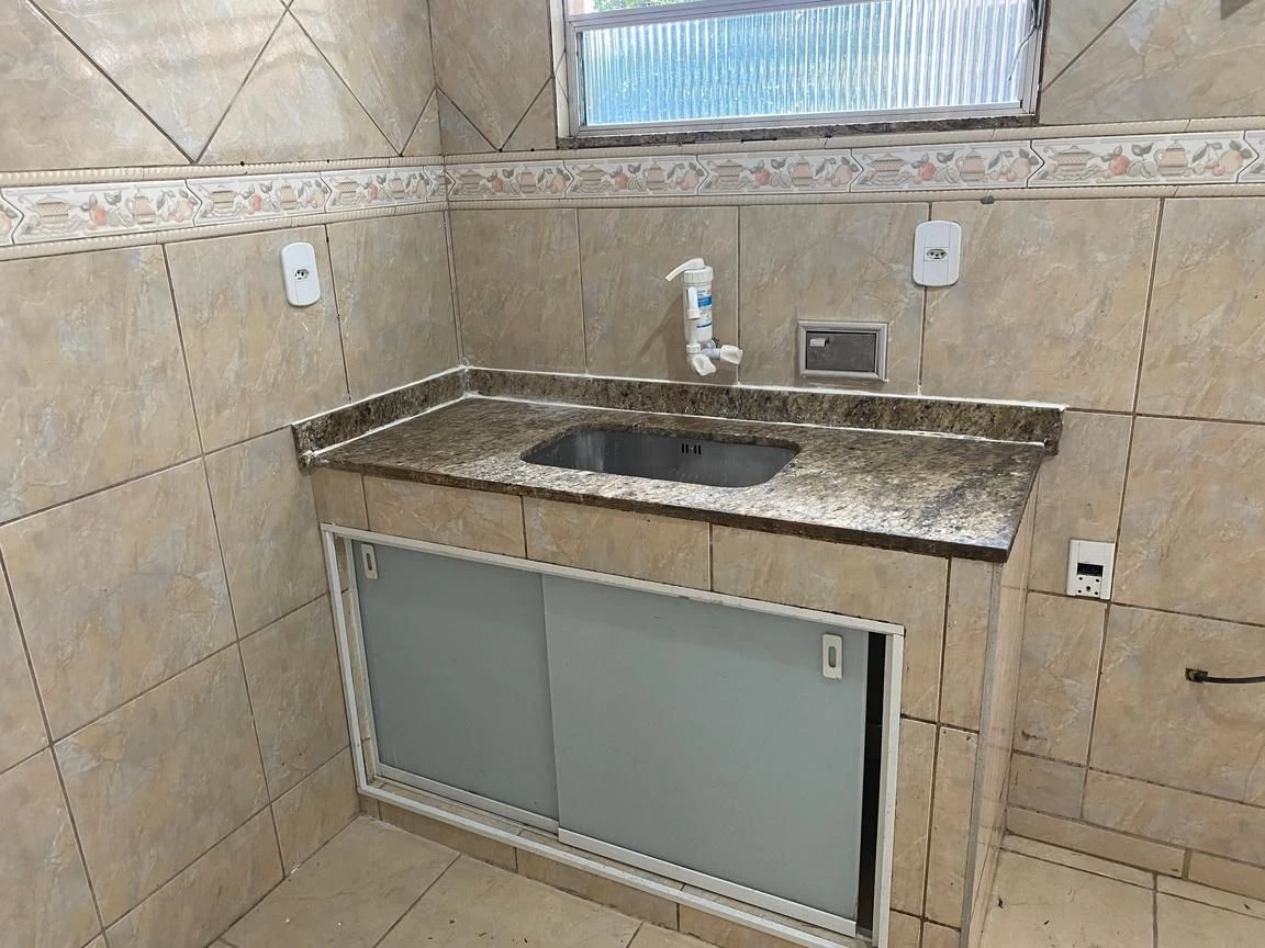 Unfurnished 3-bedroom apartment with 1 bathroom — photo 3