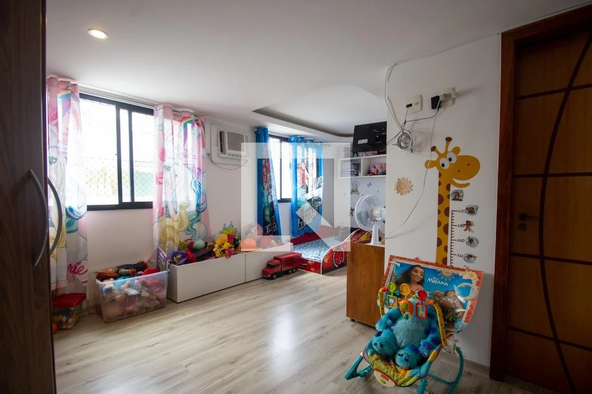 Furnished apartment with 3 en-suite bedrooms — photo 11