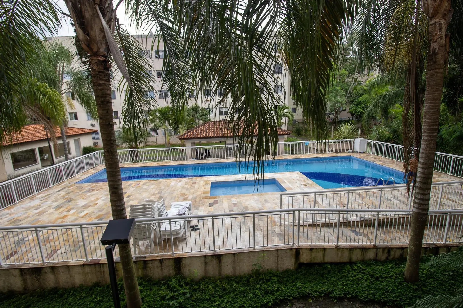 Furnished 2-bedroom apartment with gym in the condo — photo 16