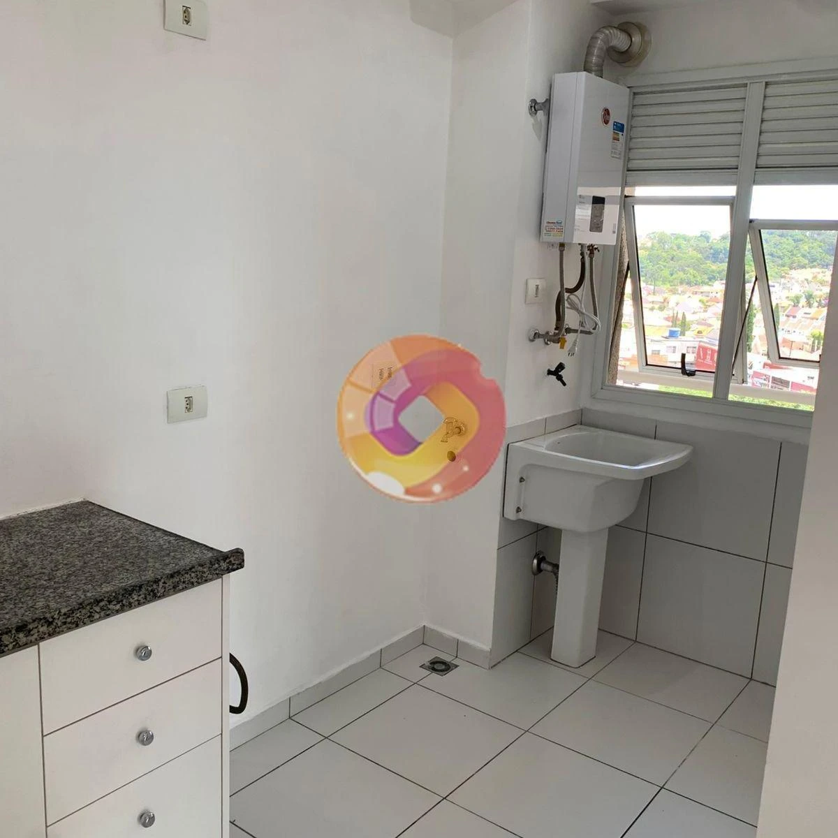 3-bedroom apartment in a building with a pool — photo 13