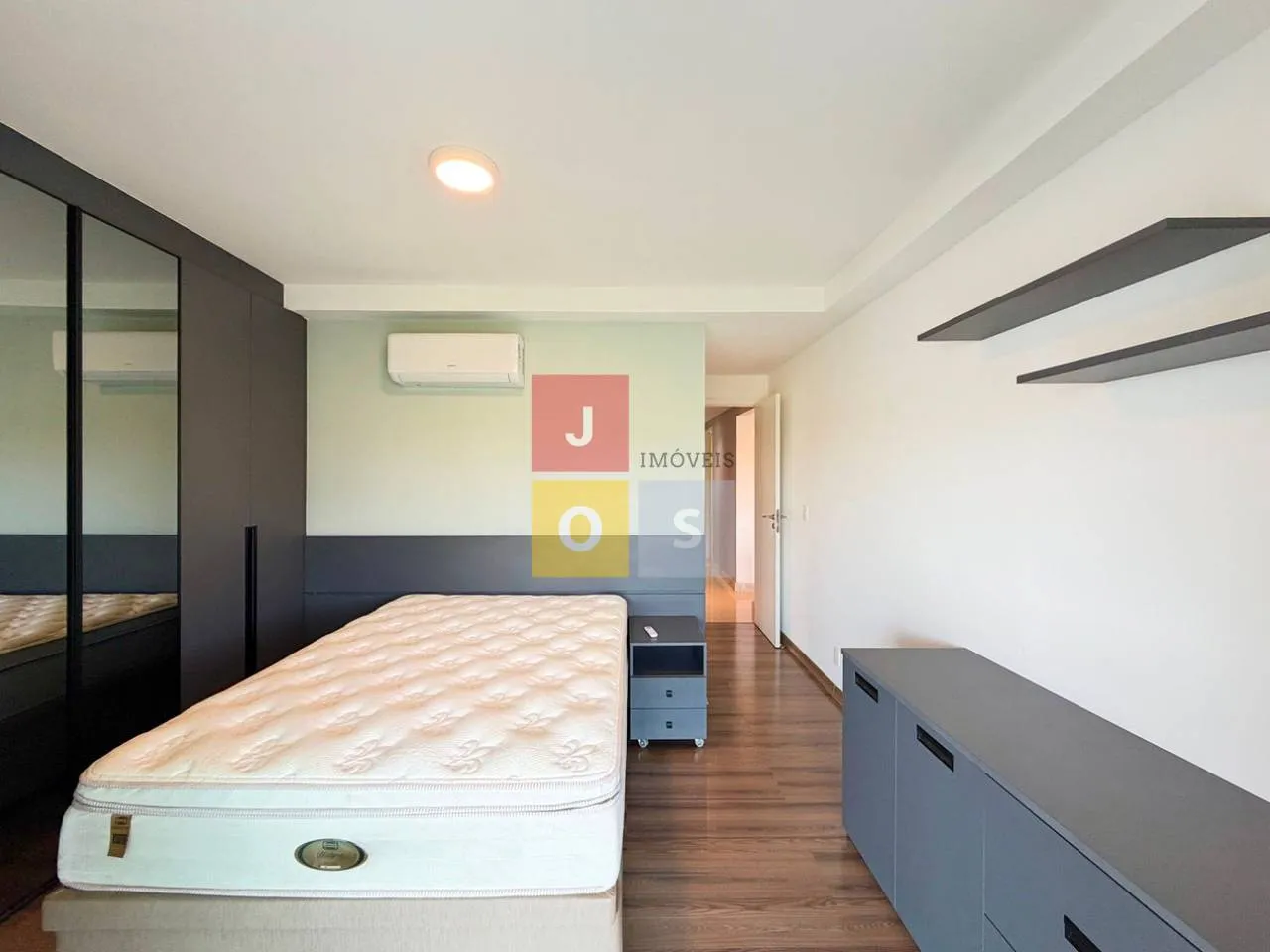 Furnished 4-bedroom suite apartment with 156 m² — photo 3