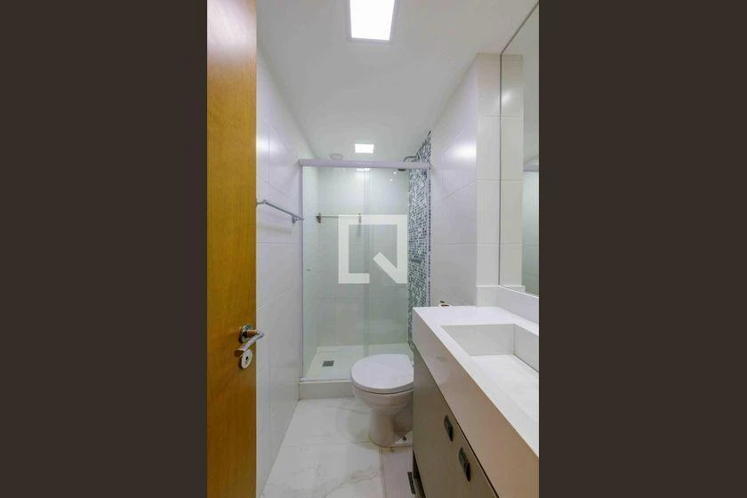 Apartamento mobiliado com 4 quartos e 4 banheiros — photo 68