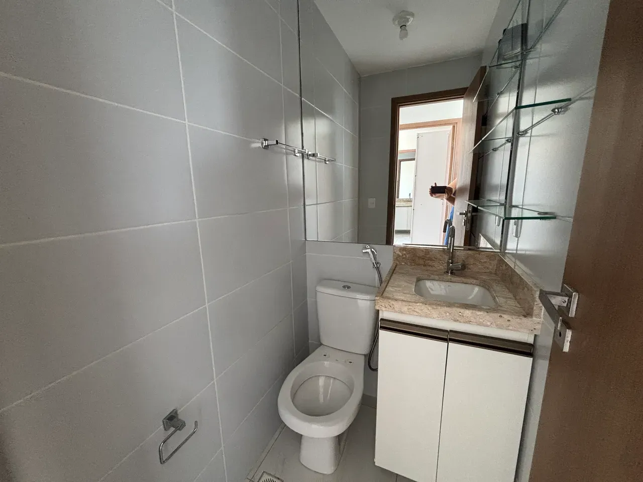 3-bedroom apartment with a glass-enclosed balcony — photo 12