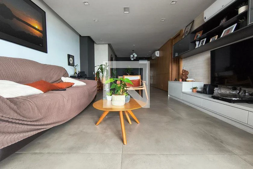 160 m² rental apartment with 4 en-suite rooms and balcony — photo 36