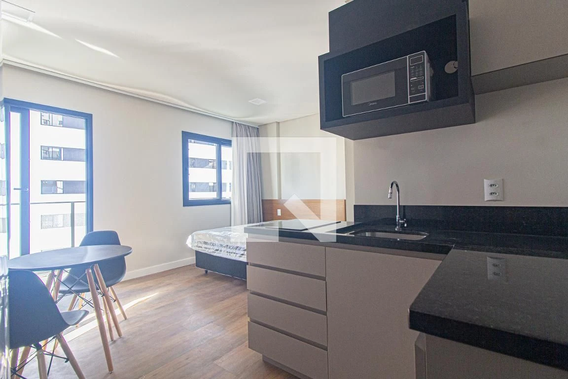 Furnished studio in a building with an indoor pool — photo 16