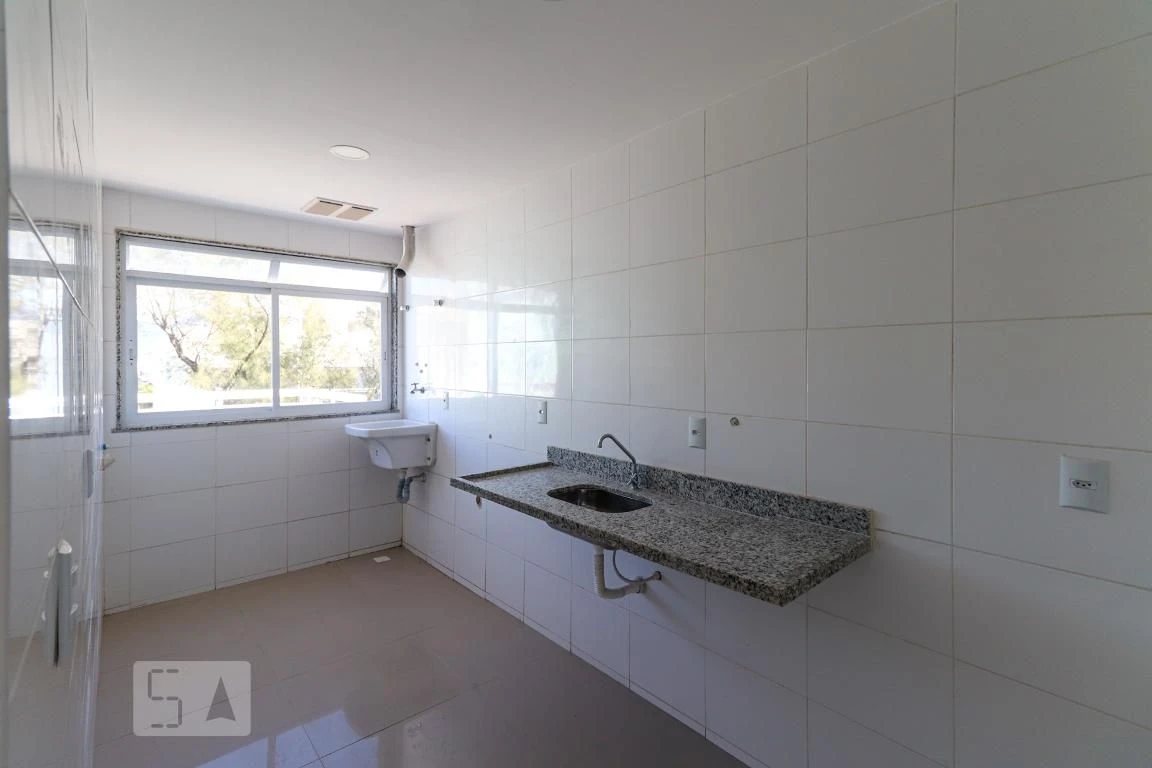 3-bedroom apartment with a mountain view in Rio de Janeiro — photo 14