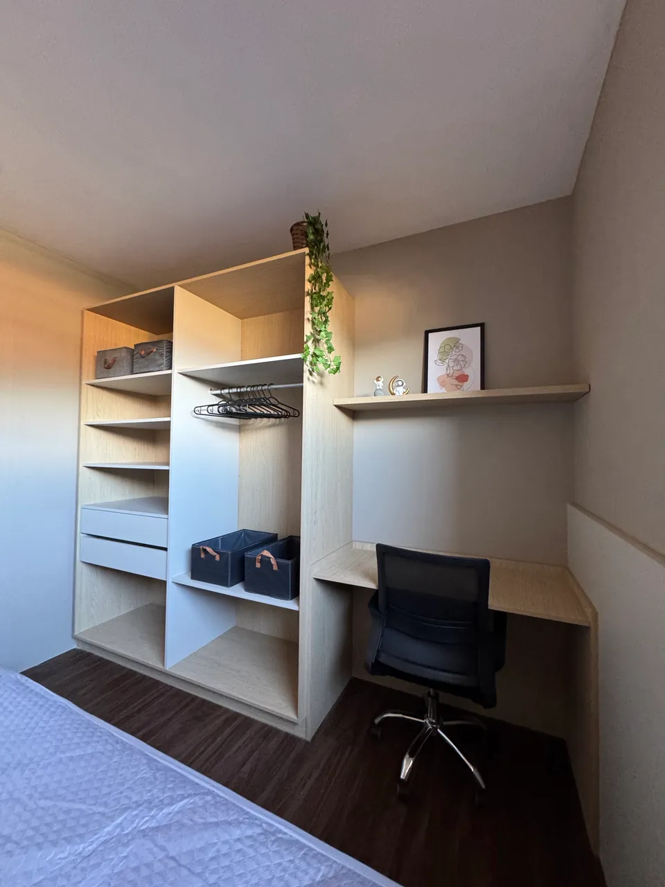 Furnished 1-bedroom apartment with a ready desk and parking — photo 6