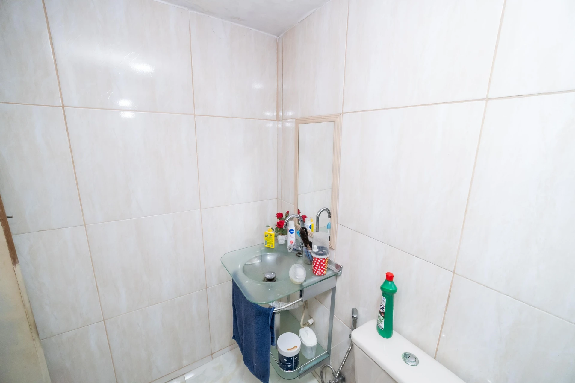 Furnished 2-bedroom apartment with 1 bathroom — photo 25