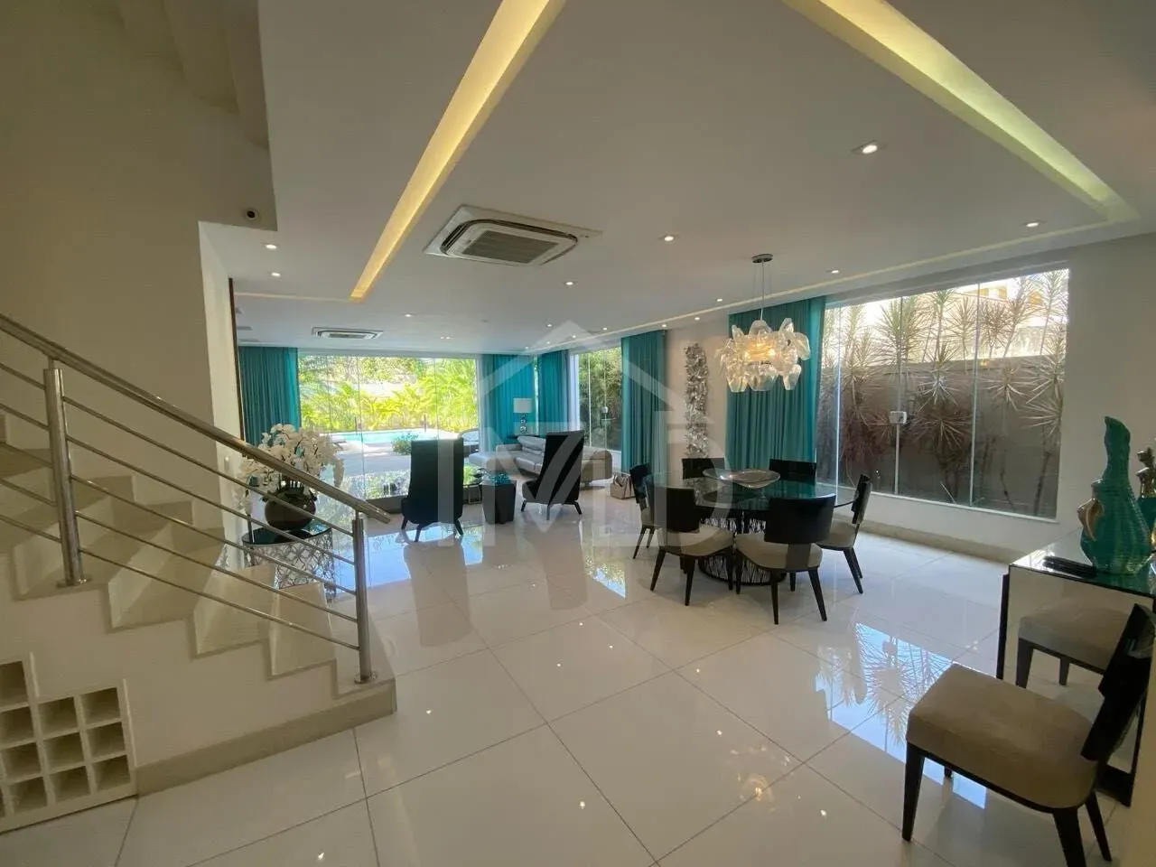 Furnished house with 5 en-suite bedrooms and pool — photo 28