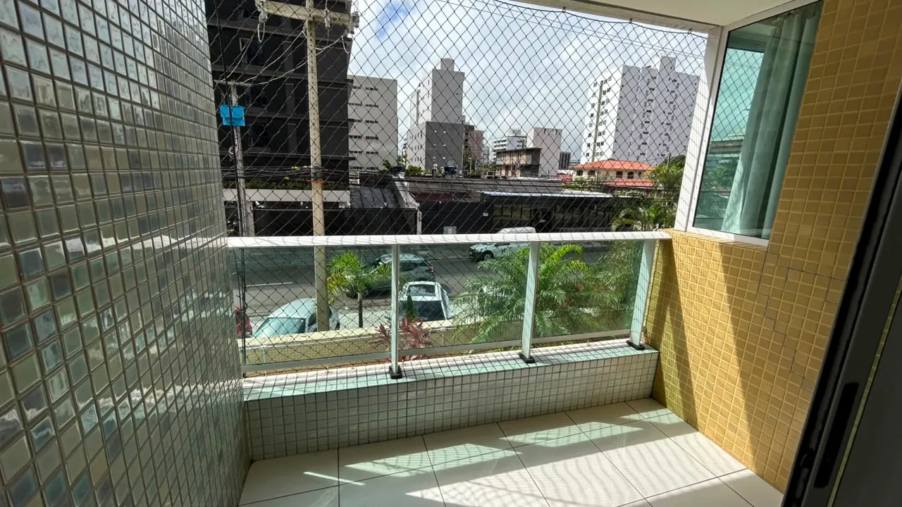 3-bedroom apartment with 2 en-suites and a balcony — photo 4