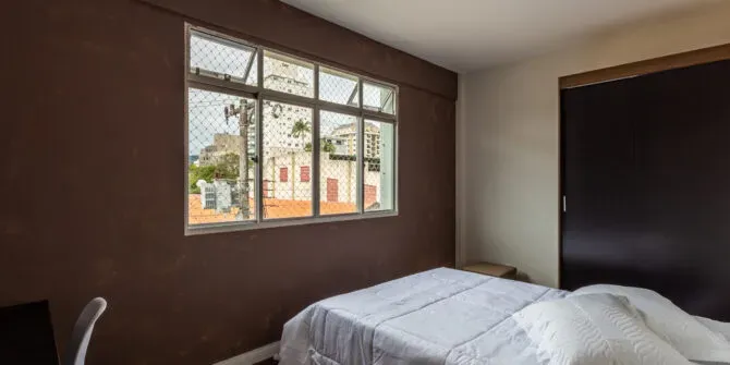 One-bedroom apartment with a washing machine — photo 13