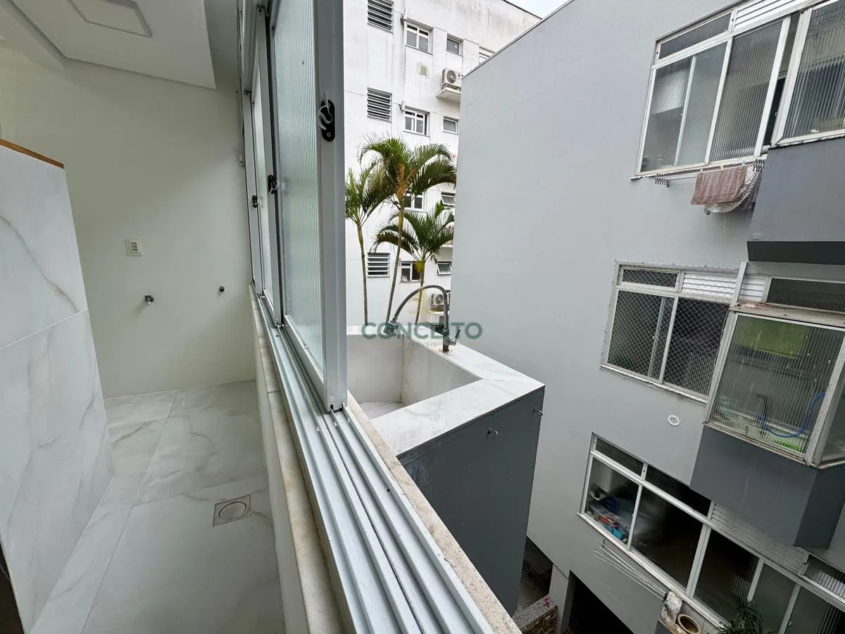 Floor-to-ceiling windows in a 3-bedroom apartment, 106 m² — photo 27
