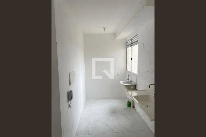 2-bedroom apartment with a compact kitchenette — photo 18