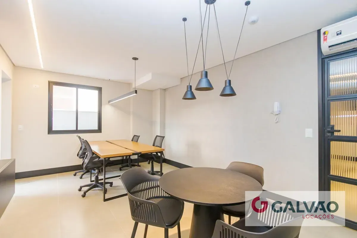 Furnished 1-bedroom apartment with glass shower — photo 22
