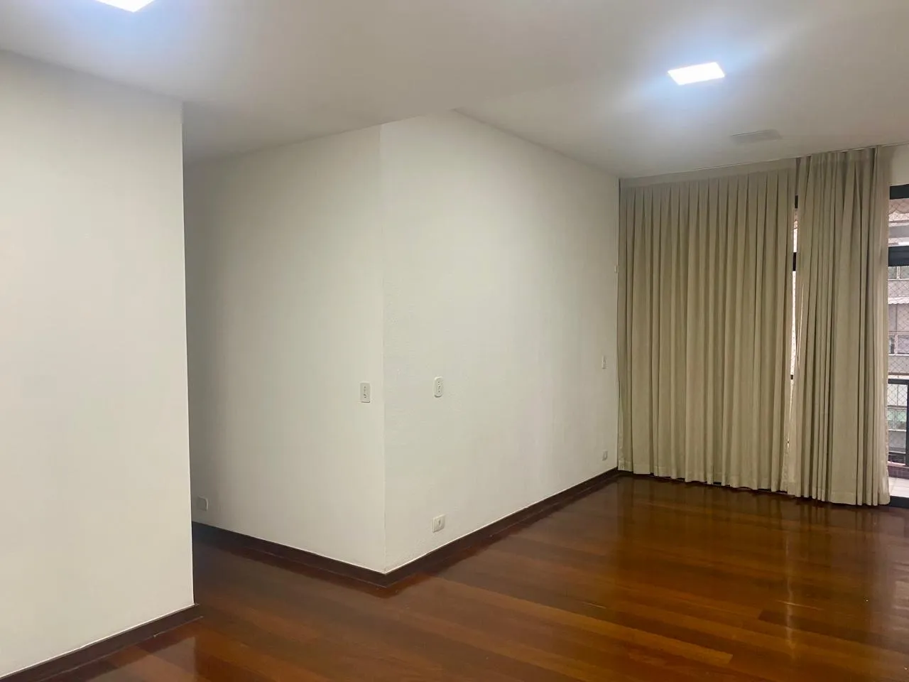 3-bedroom apartment with a balcony and 2 parking spaces — photo 8