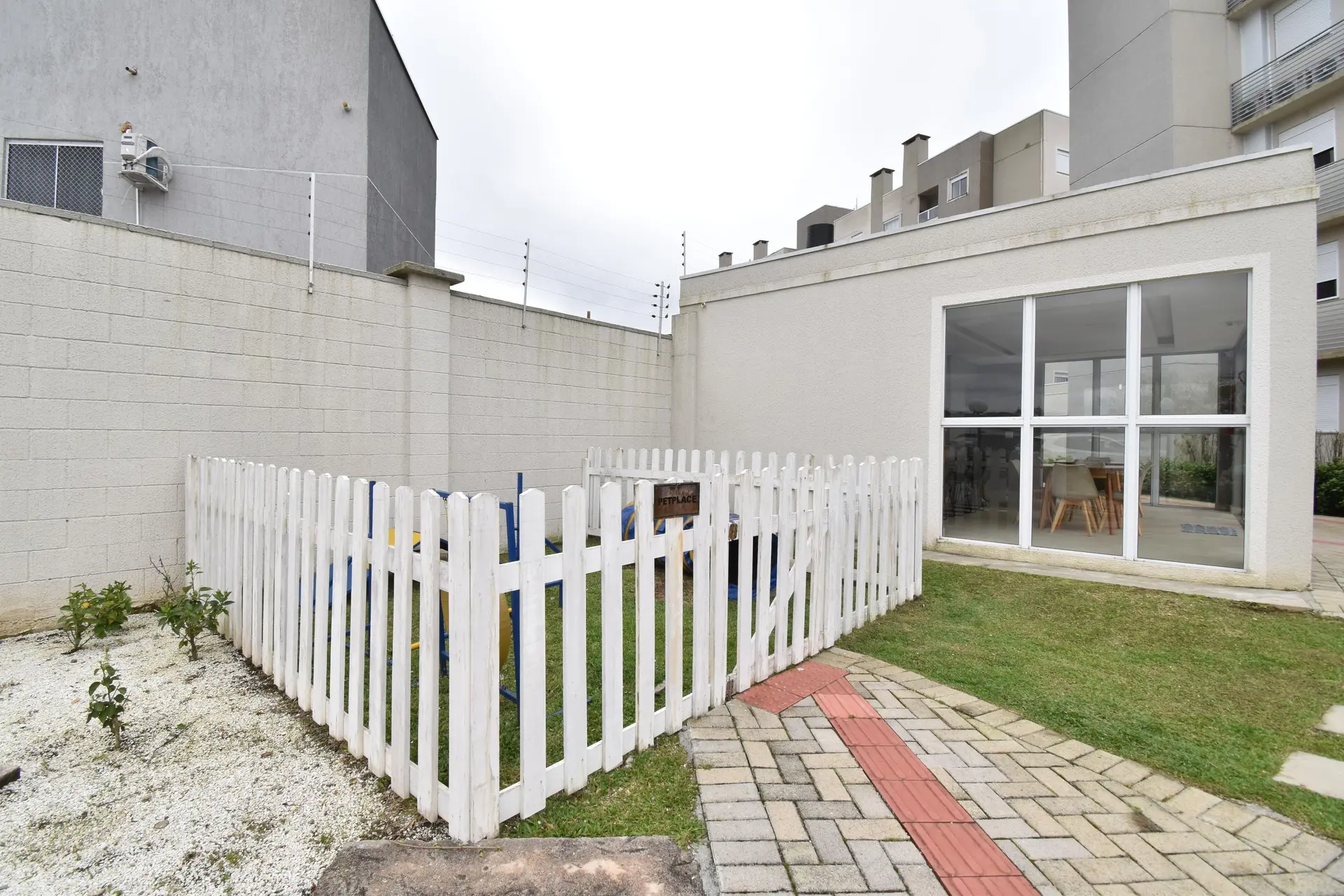 2-bedroom apartment with a home office in Curitiba — photo 18