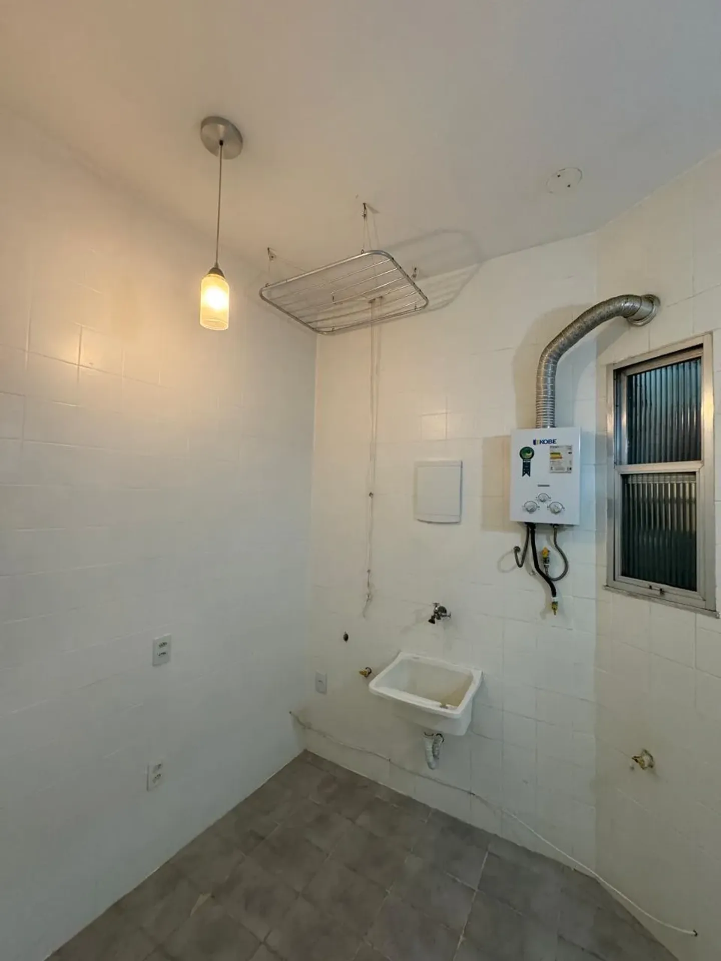 Apartment on the 5th floor with wood or laminate floors — photo 4