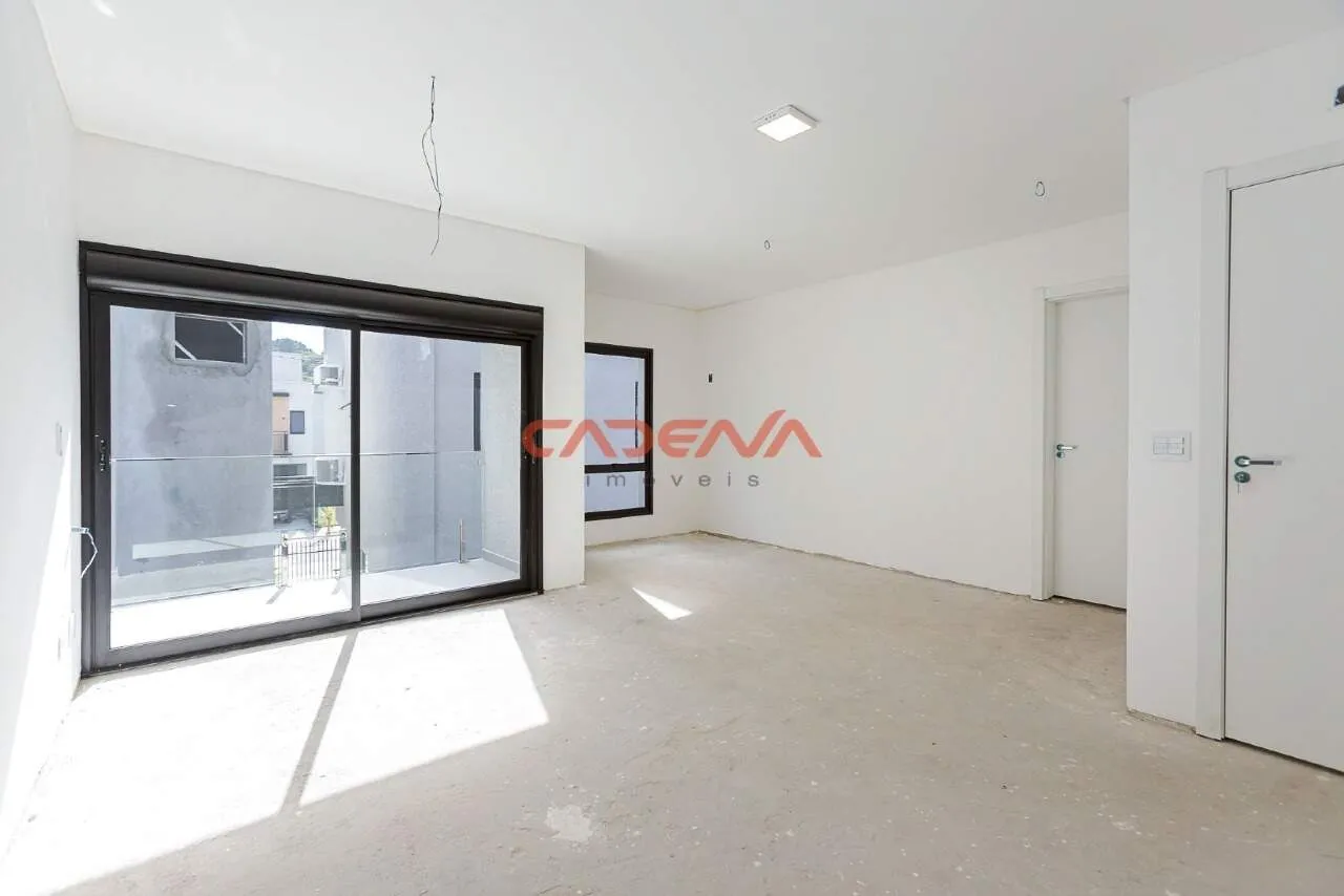 Balcony with a grill in a 3-bedroom house, 128 m² — photo 11