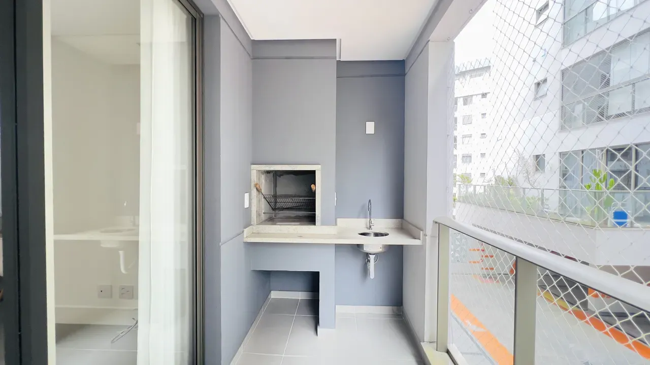 Apartment, 75 m², with floor-to-ceiling windows