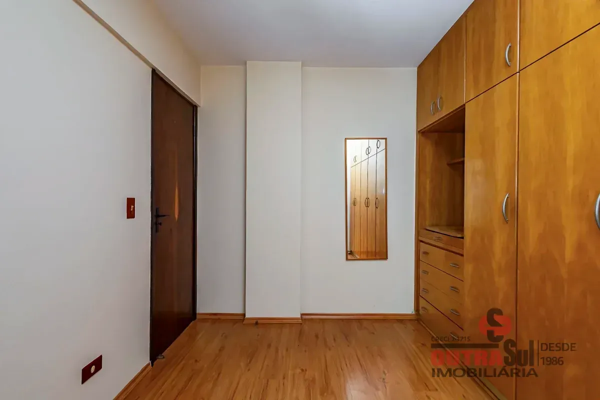 Wood or laminate floors in a 2-bedroom apartment, 41 m² — photo 14