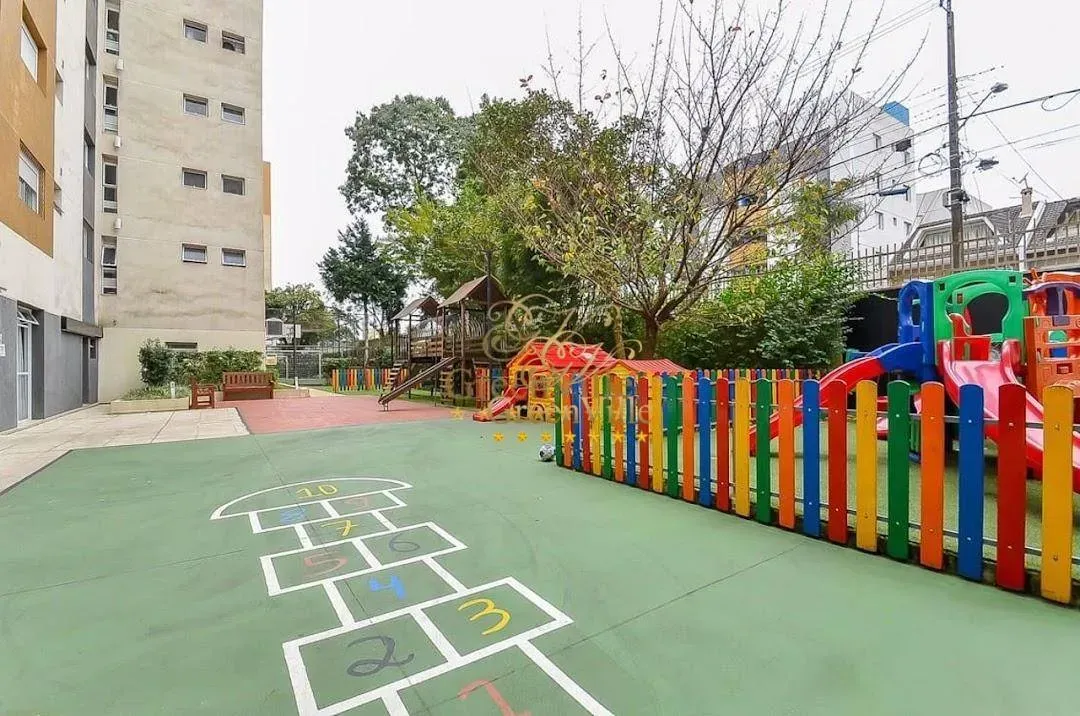 4-bedroom rental apartment with 297 m² and 3 parking spots — photo 6