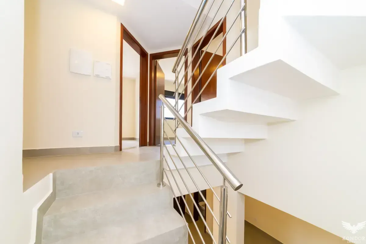 Two-story house with 230 m², 3 bedrooms and 4 baths — photo 74