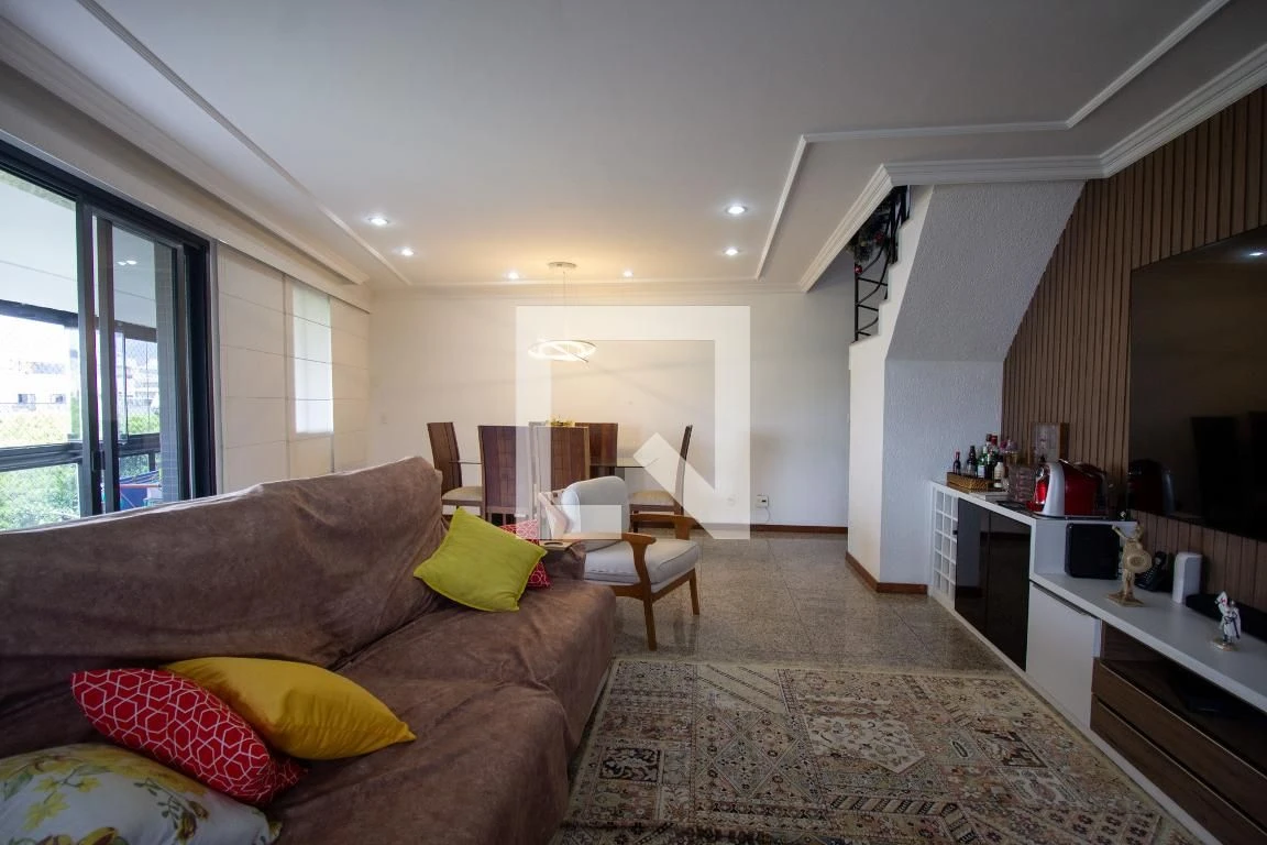 Furnished apartment with 3 en-suite bedrooms — photo 46