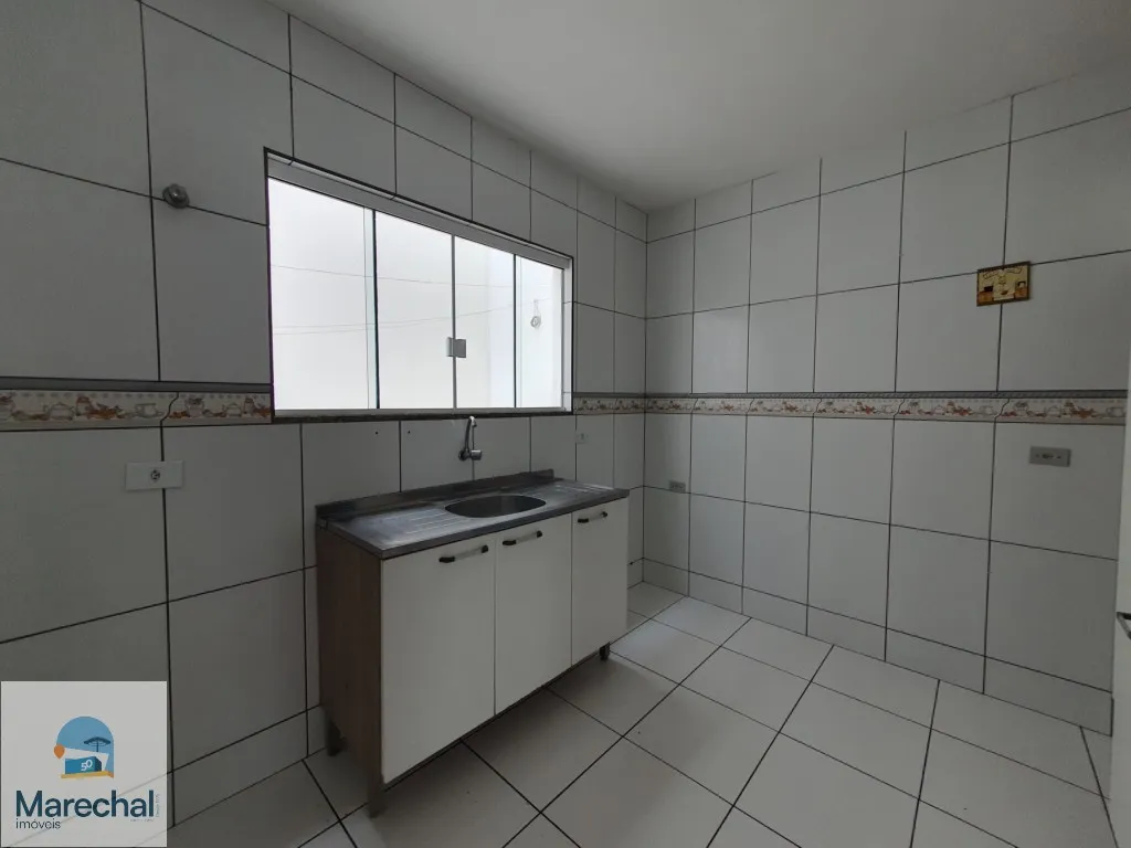 Sobrado residencial com 3 quartos e cozinha a gás