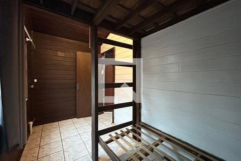 Balcony with a grill in a 3-bedroom house, 100 m² — photo 41