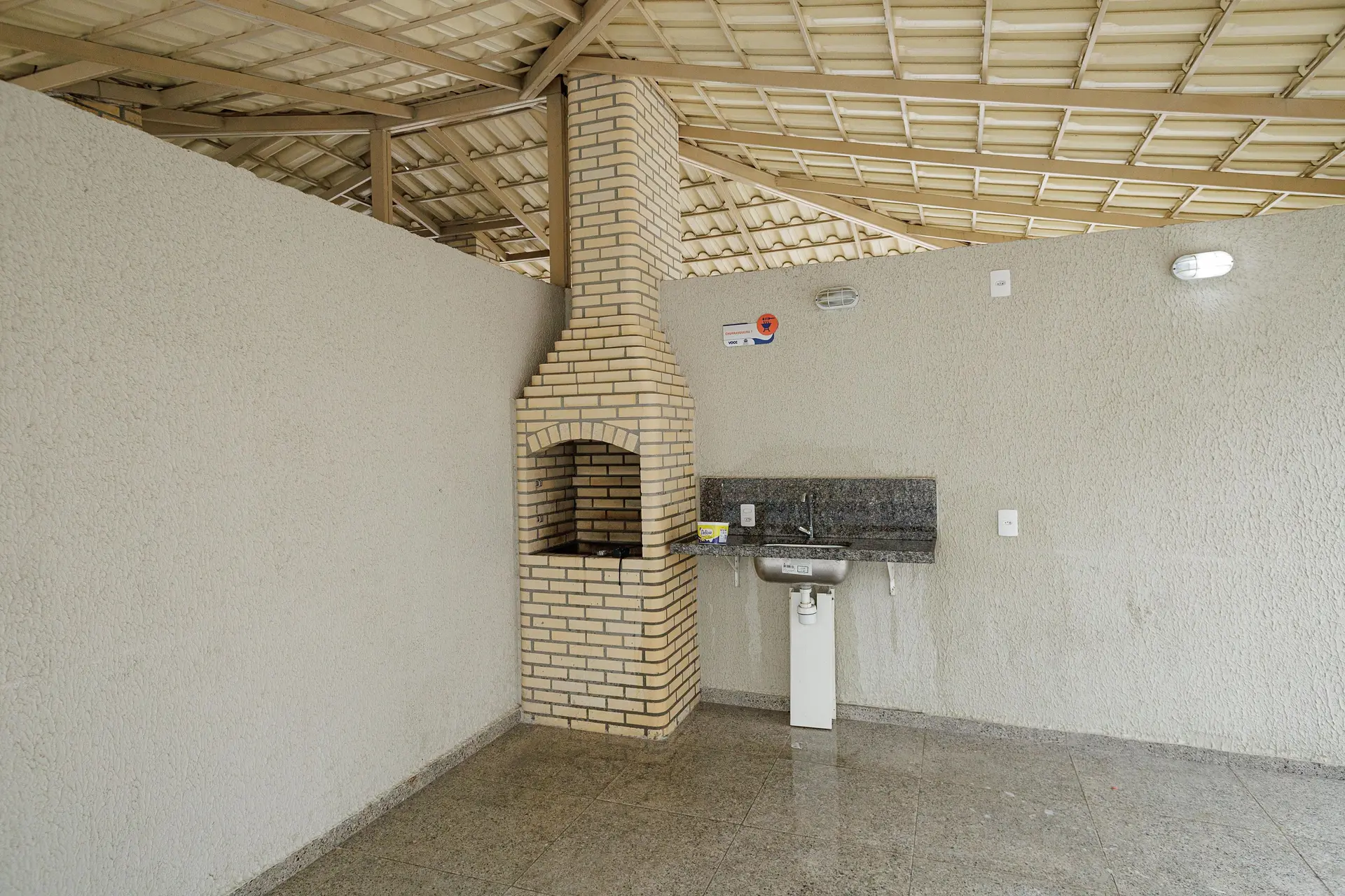 Rental apartment with 2 bedrooms and 1 bathroom — photo 24