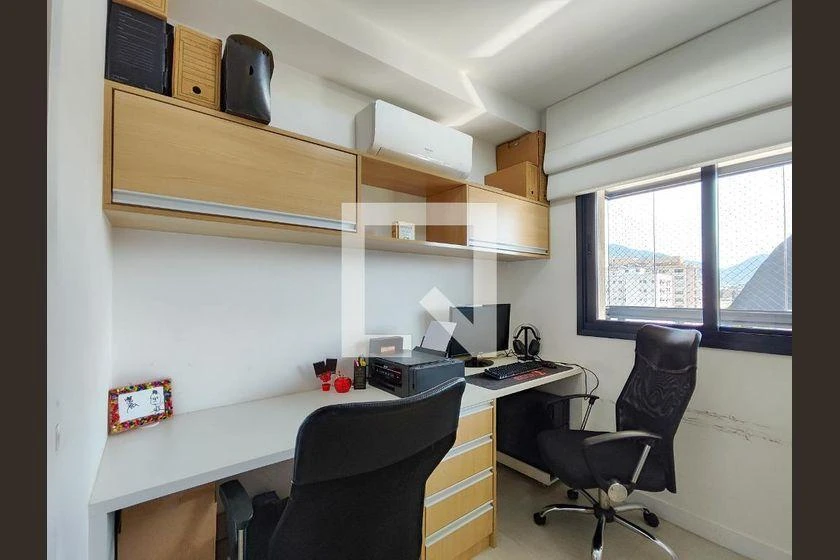 3-bedroom apartment with a mountain view — photo 40