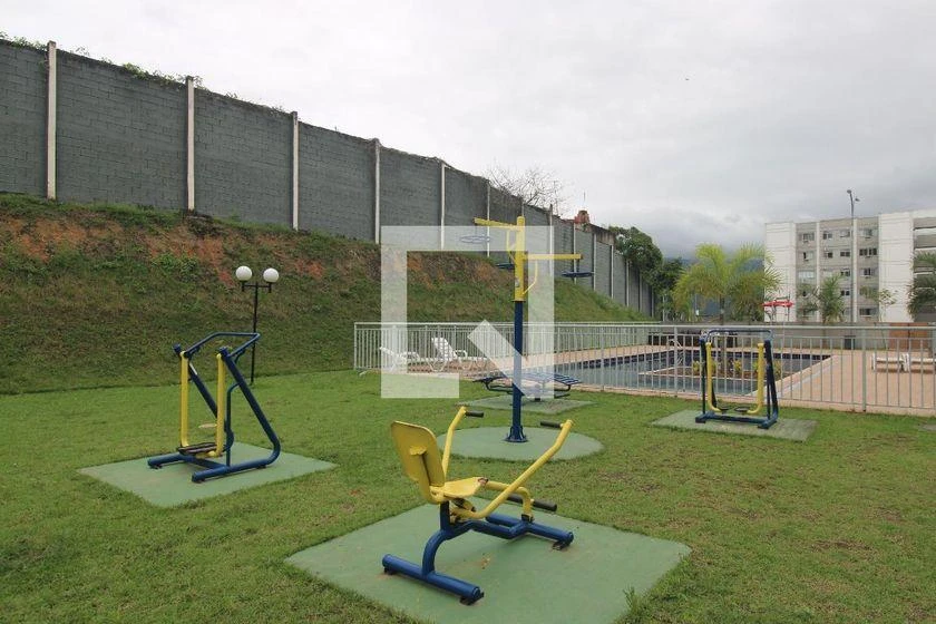 Apartamento de 2 quartos em condomínio com piscina — photo 32