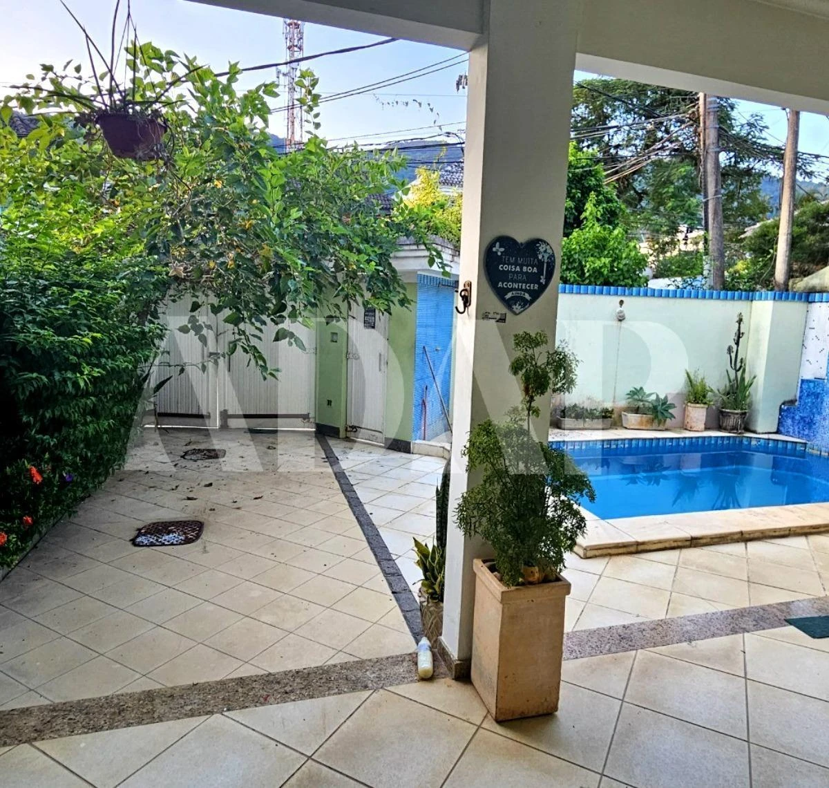 Unfurnished 254 m² house with a built-in balcony grill — photo 17