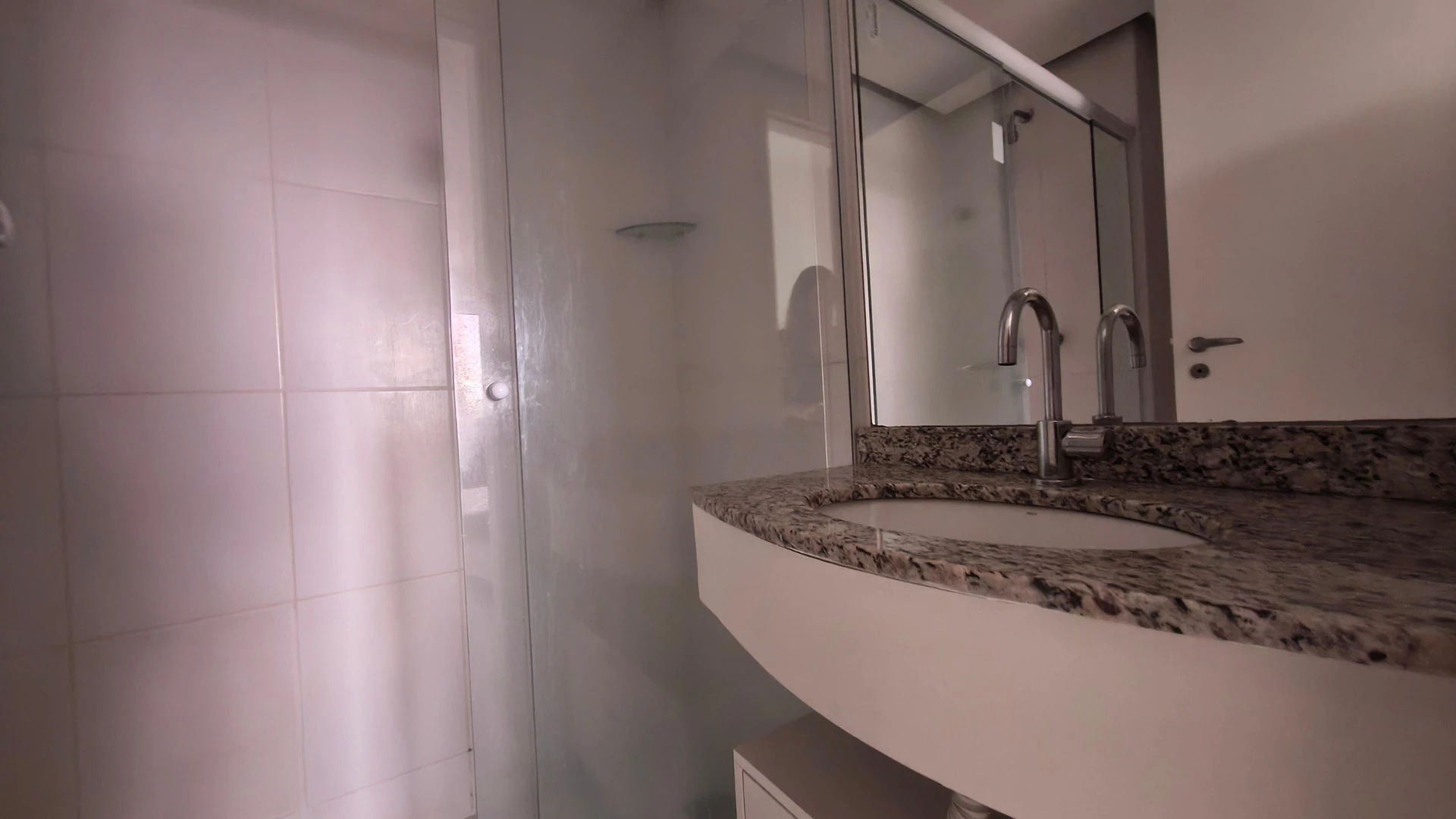 Glass-enclosed balcony in a 2-bedroom apartment, 70 m² — photo 12