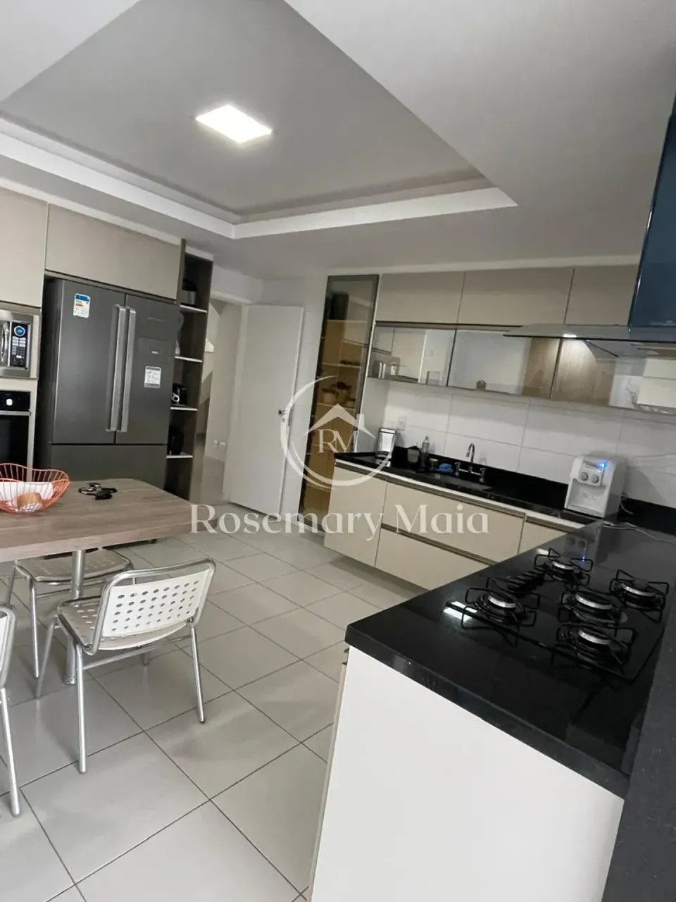 Apartamento mobiliado com 3 quartos, 5 banheiros e 3 vagas — photo 8
