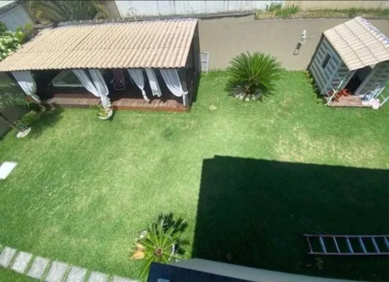 Balcony with a grill in a 4-bedroom house, 300 m² — photo 7