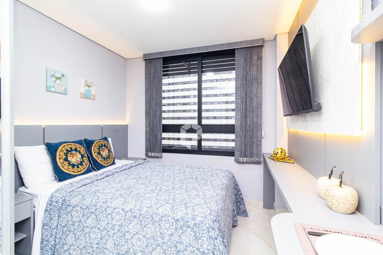 Furnished 1-bedroom apartment with open-plan kitchen — photo 16