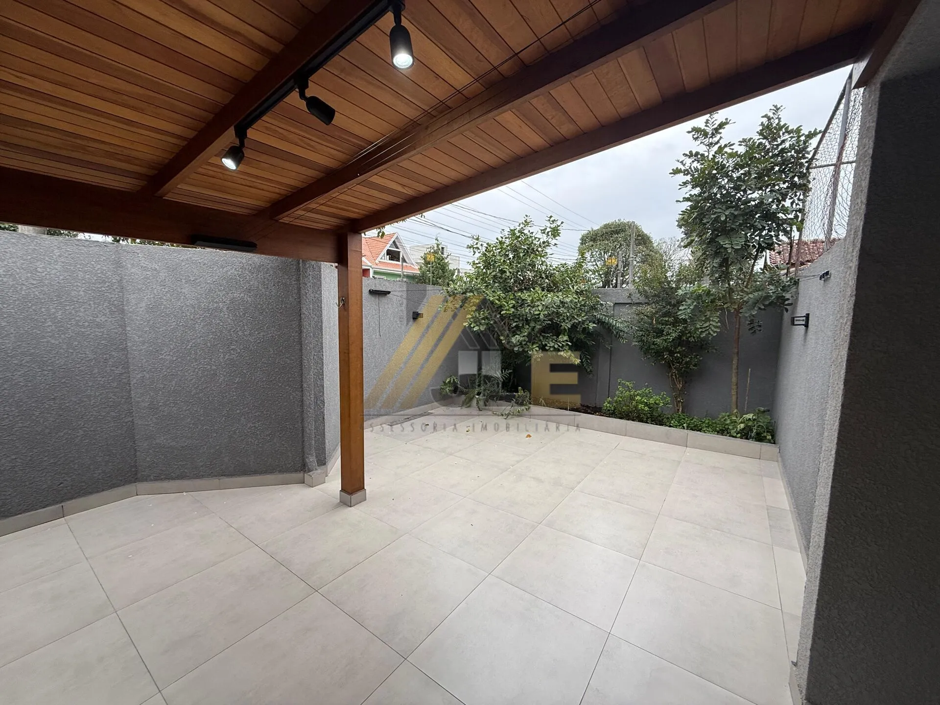 Furnished house with 3 bedrooms and an en-suite — photo 28